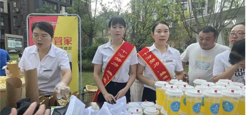 送清涼 贈(zèng)裝備 傳祝福 “神獸開(kāi)學(xué)季”匯德“禮”相待！